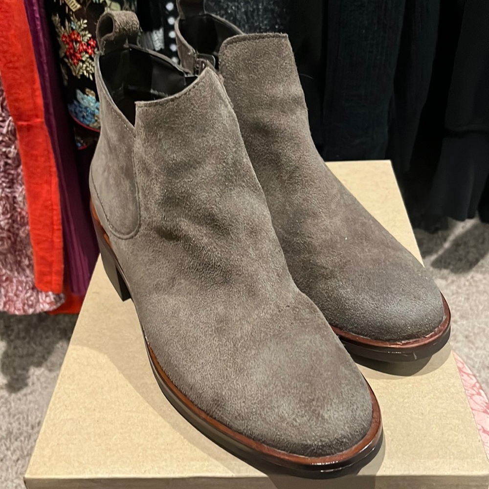 Taupe suede booties